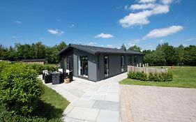 Buttercup Lodge, 33 Roadford Lake Lodges