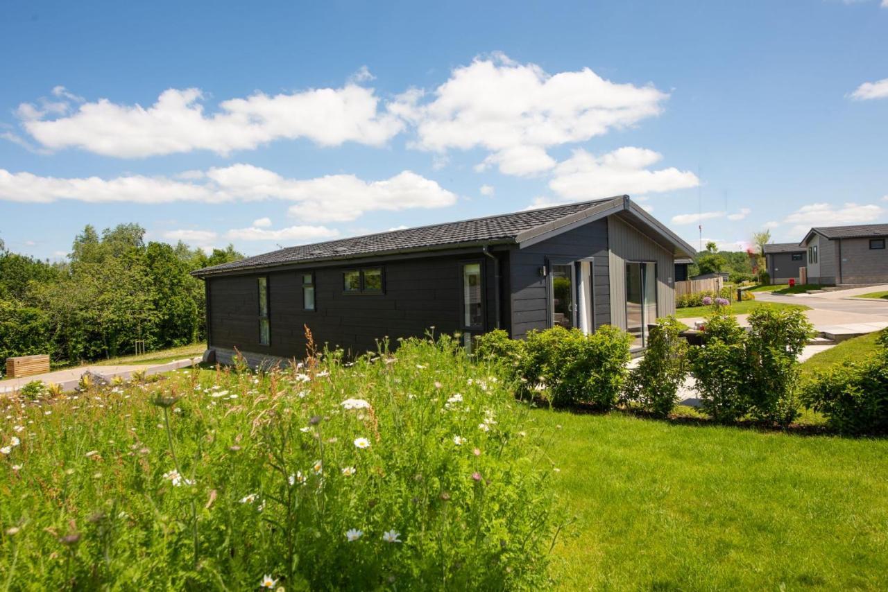 Buttercup Lodge, 33 Roadford Lake Lodges Lifton Exterior photo