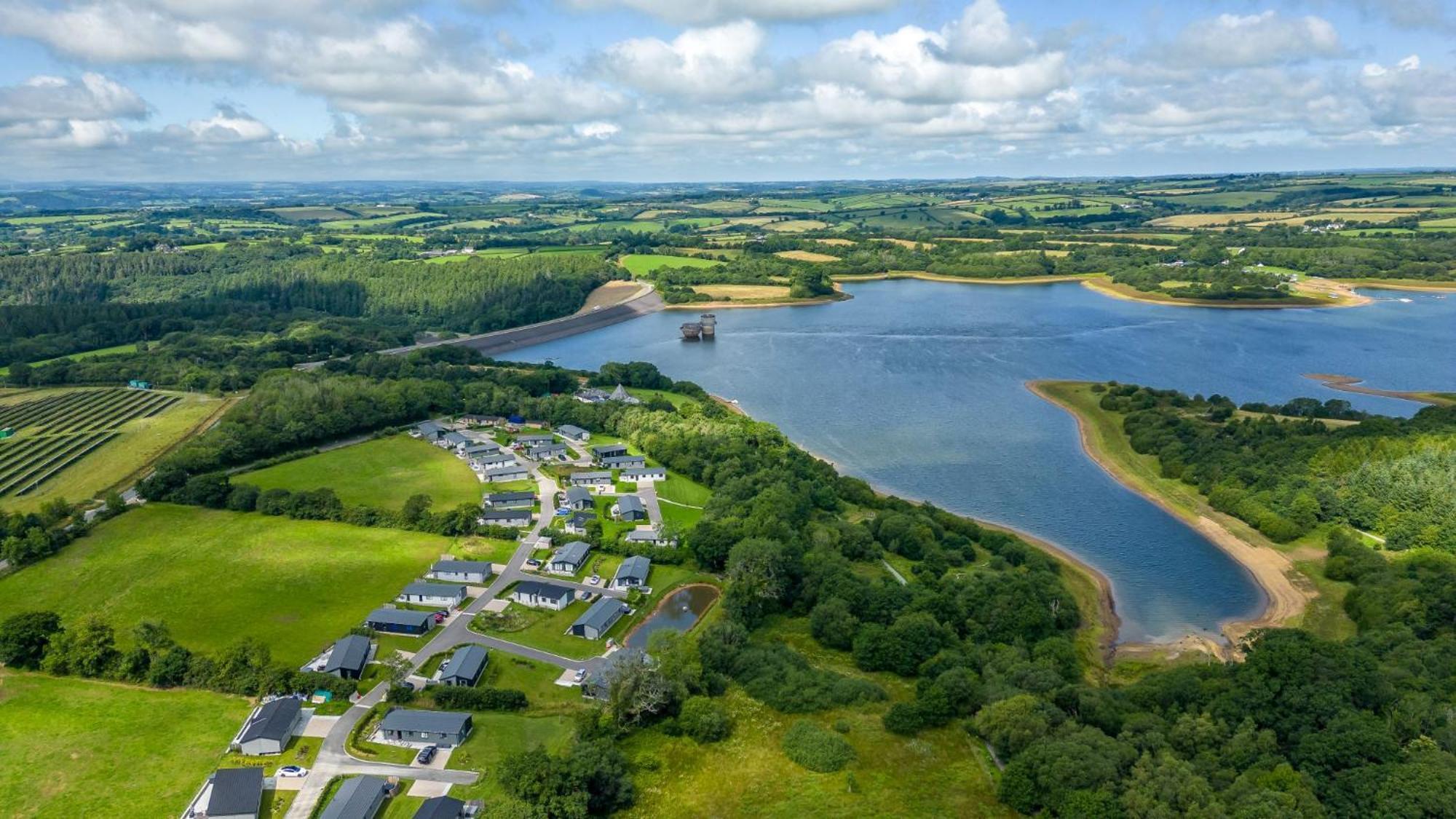 Buttercup Lodge, 33 Roadford Lake Lodges Lifton Exterior photo
