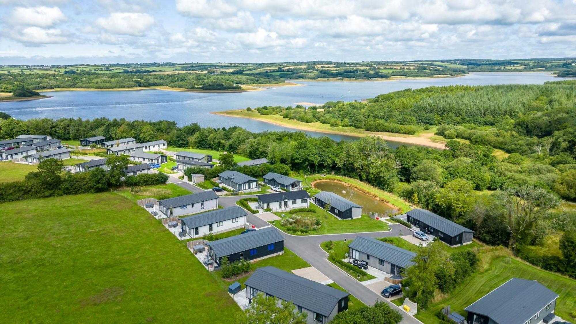 Buttercup Lodge, 33 Roadford Lake Lodges Lifton Exterior photo