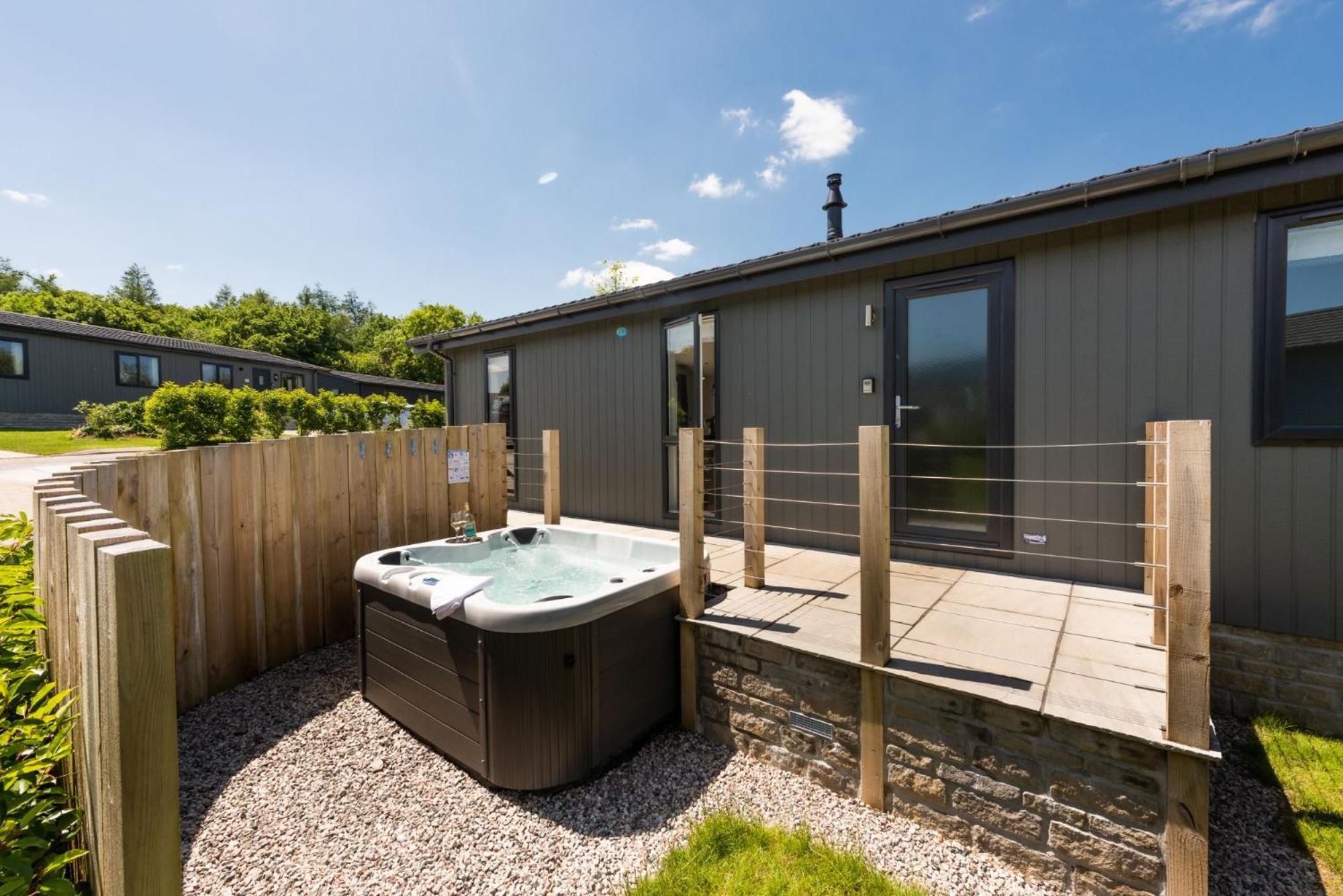 Buttercup Lodge, 33 Roadford Lake Lodges Lifton Exterior photo